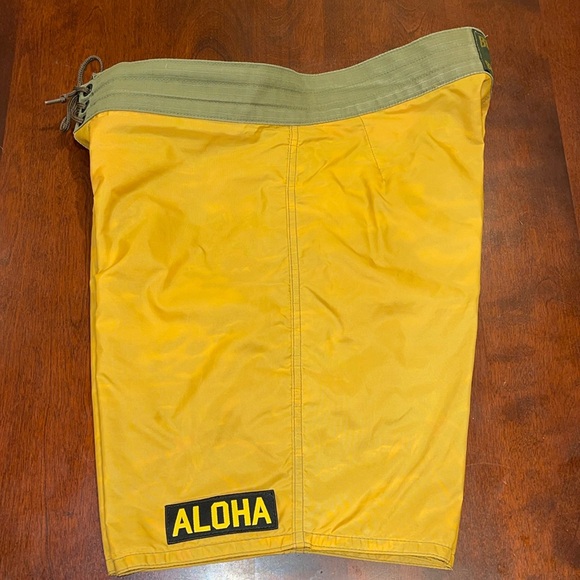 27034 Birdwell Beach Britches 311 ALOHA board shorts gold California USA swim - Picture 3 of 16